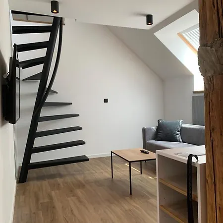 アパート 18home Apartments,