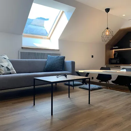 アパート 18home Apartments, モイストラナ