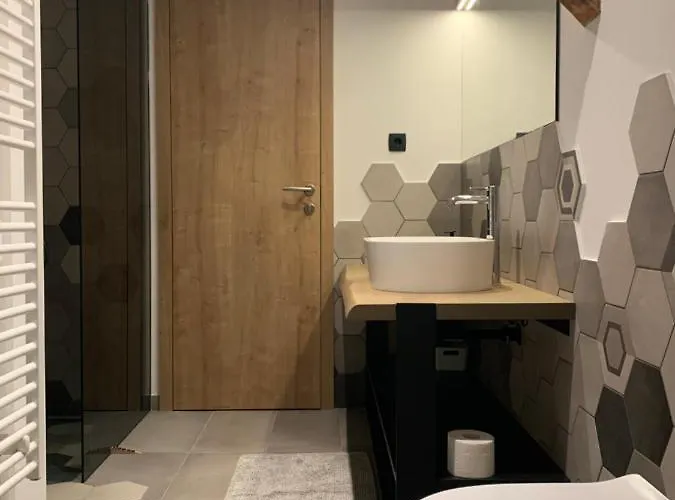 Apartment 18home Apartments, *